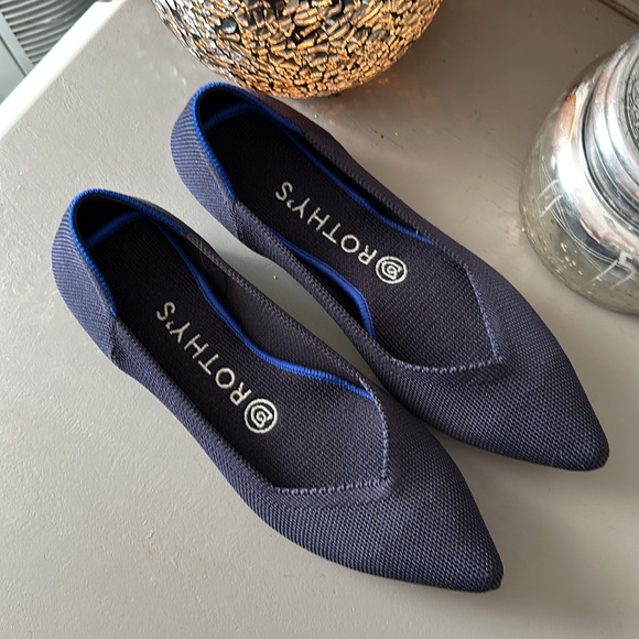 Rothy’s washable navy point shoes 6.5 - Picture 2 of 5